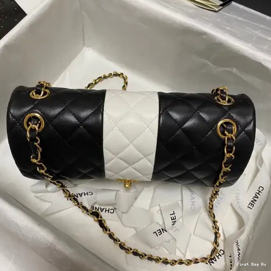 First Bag Ru CHANEL HANDBAG CHANELASSIC 0626